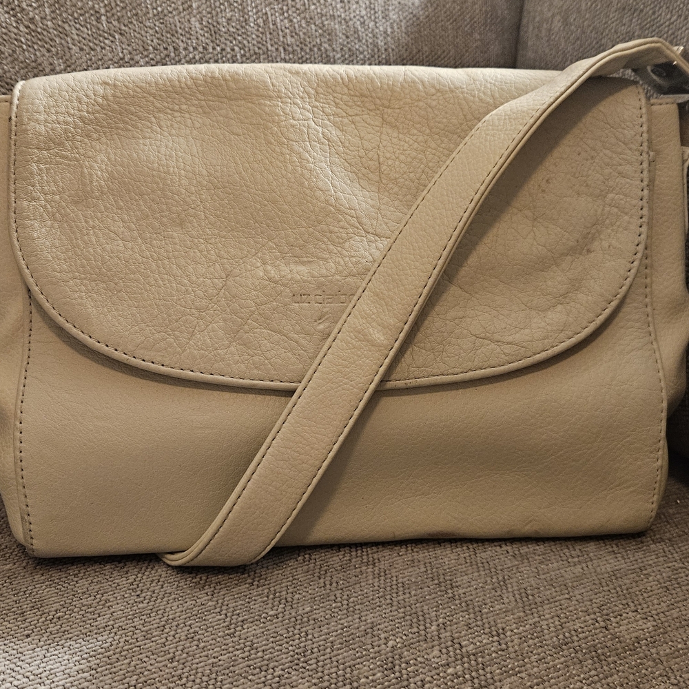 Leather Company BY Liz Claiborne Cream Leather Shoulder Bag
